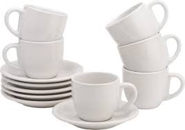 Koffiekop met schotel te huur.